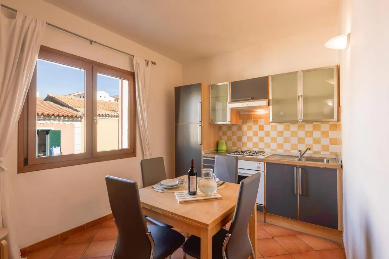 Aparthotel Isa-Residence With Swimming-Pool In Santa Teresa Di Gallura Italy