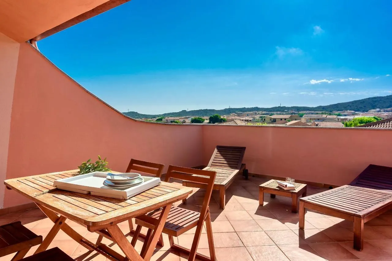 Aparthotel Isa-Residence With Swimming-Pool In Santa Teresa Di Gallura