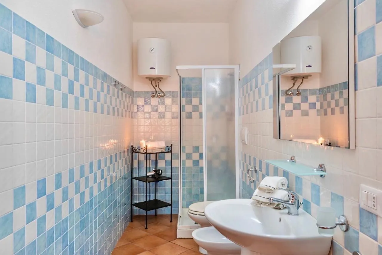Lägenhetshotell Isa-Residence With Swimming-Pool In Santa Teresa Di Gallura